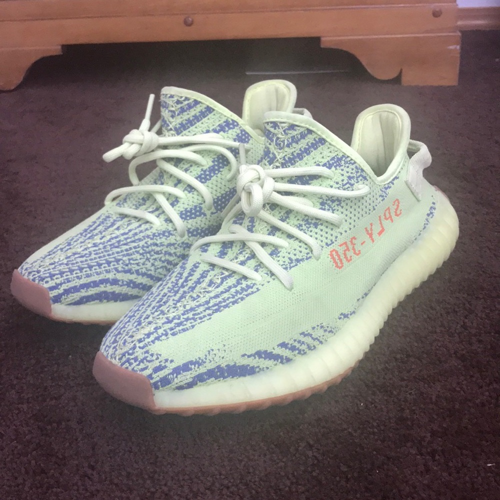 Yeezy 350 V2